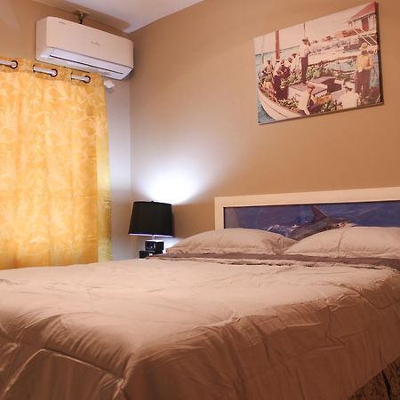 Hibiscus Inn Hotel แนสซอ ภายนอก รูปภาพ